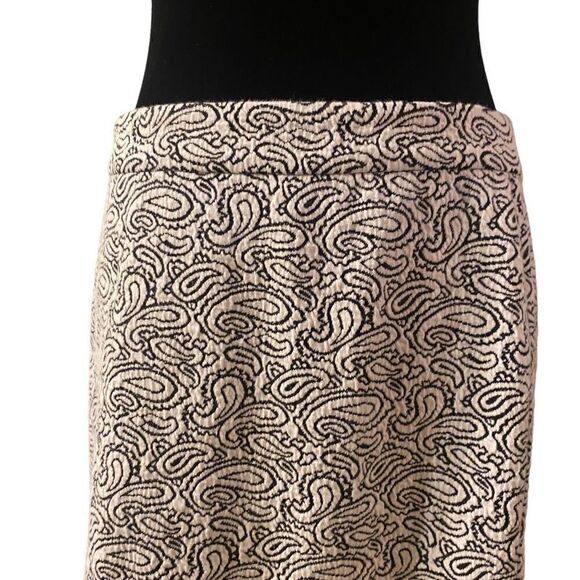 Michael Michael Kors White with Black Paisley Pencil Skirt Size Medium - Picture 2 of 10
